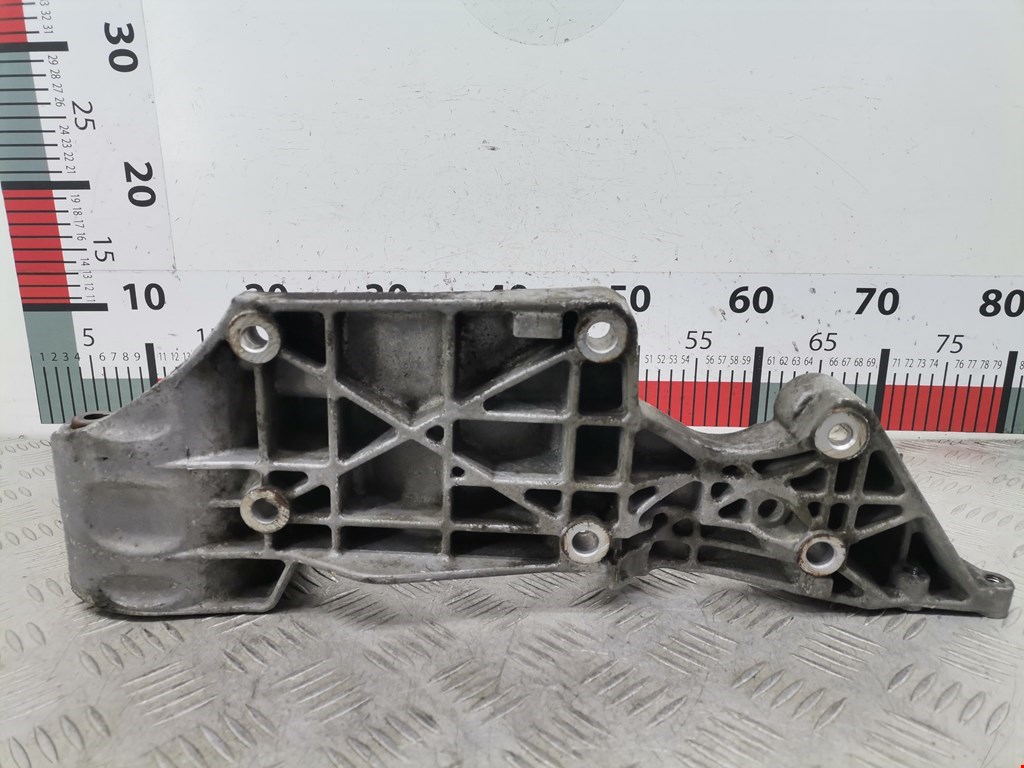 Кронштейн генератора SEAT Alhambra 1996-2010