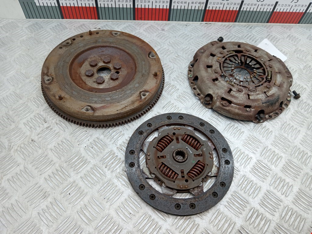 Маховик (демпфер сцепления) MAZDA Mazda 2 DY 2003-2007