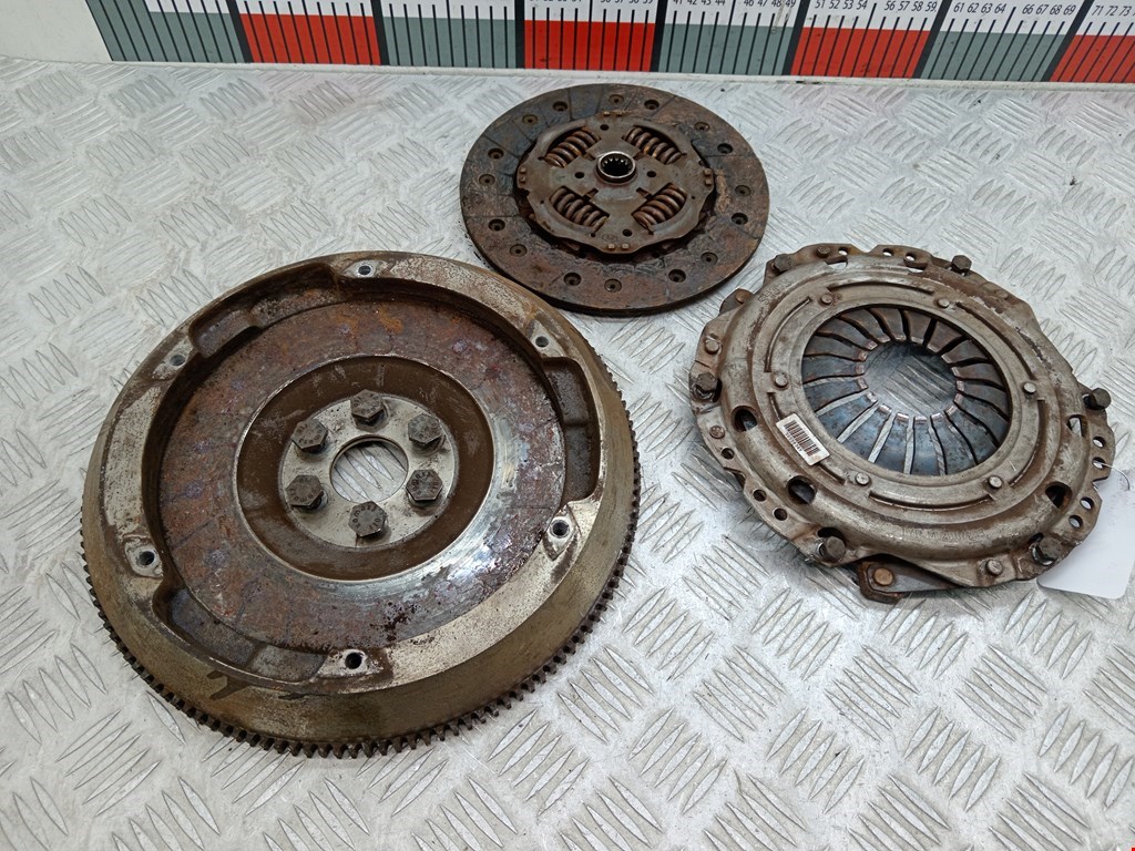 Маховик (демпфер сцепления) OPEL Meriva A 2003-2010