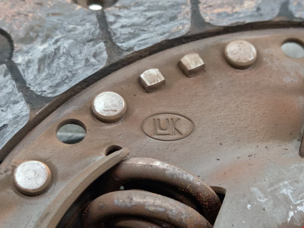 Маховик (демпфер сцепления) OPEL Meriva A 2003-2010