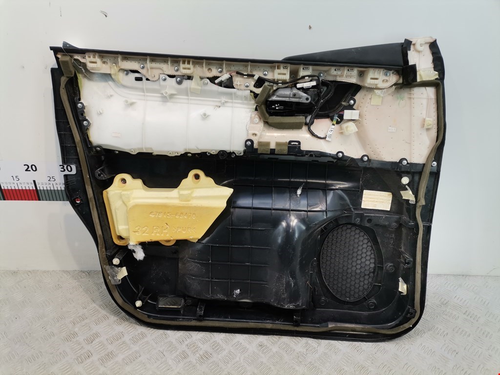 Обшивка двери передняя правая TOYOTA Land Cruiser Prado 150 2009-2024