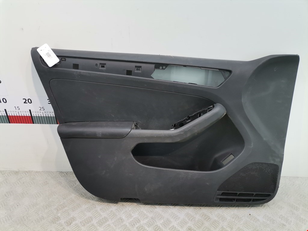 Обшивка двери передняя левая VOLKSWAGEN Jetta VI 2011-2017
