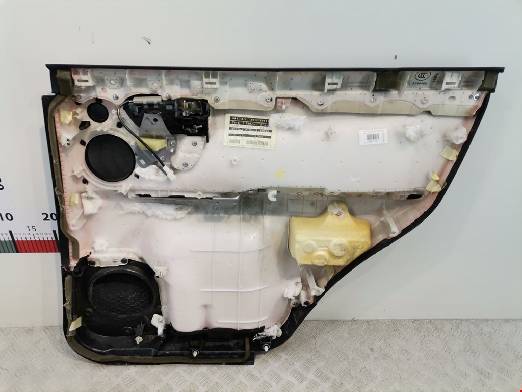 Обшивка двери задняя левая LEXUS LX 570 2007-н.в.