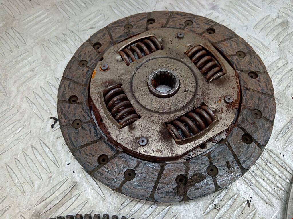 Маховик (демпфер сцепления) FORD Fiesta 2001-2008