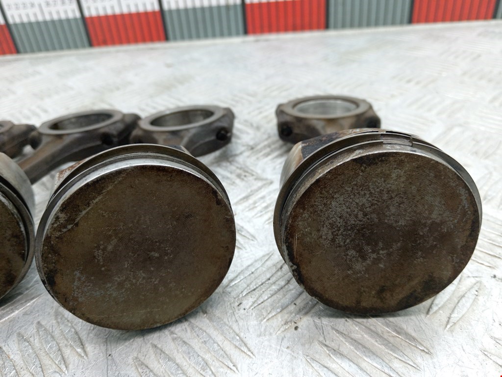 Поршень с шатуном RENAULT Modus 2004-2012