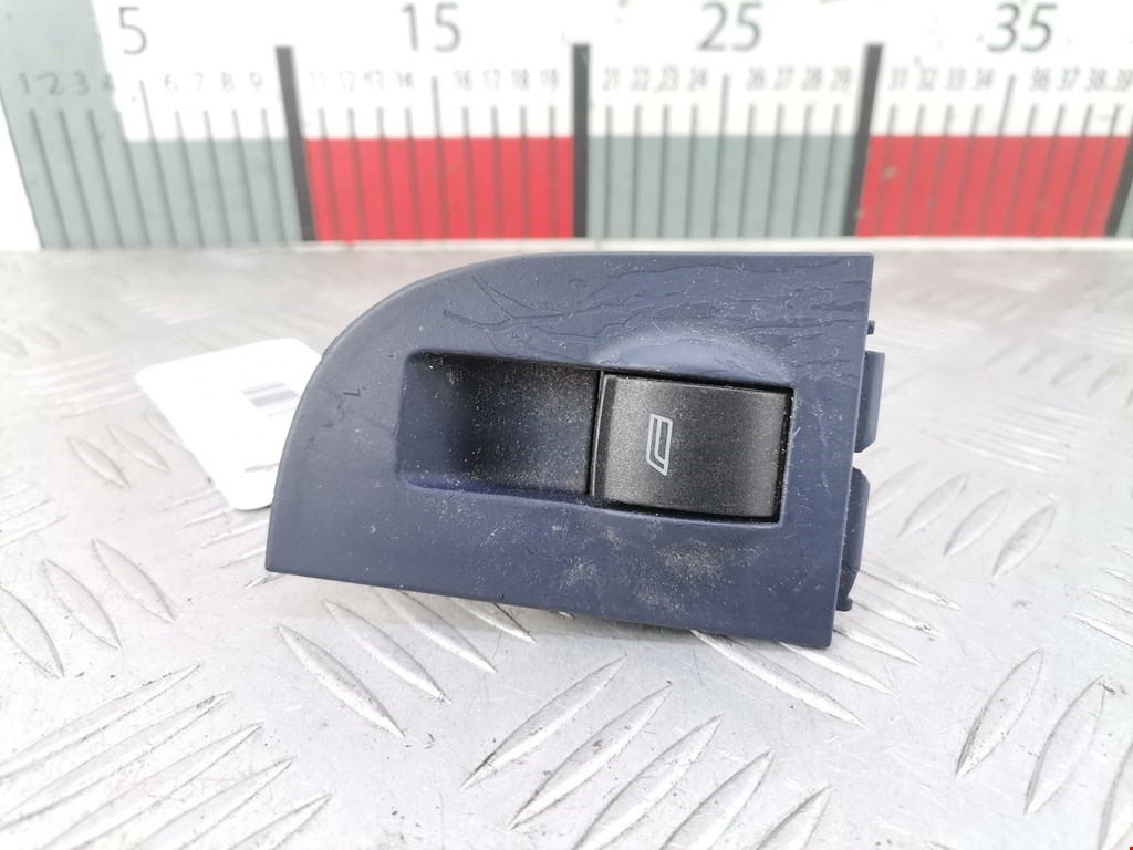 Кнопка стеклоподъемника AUDI A6 C5 1997-2004