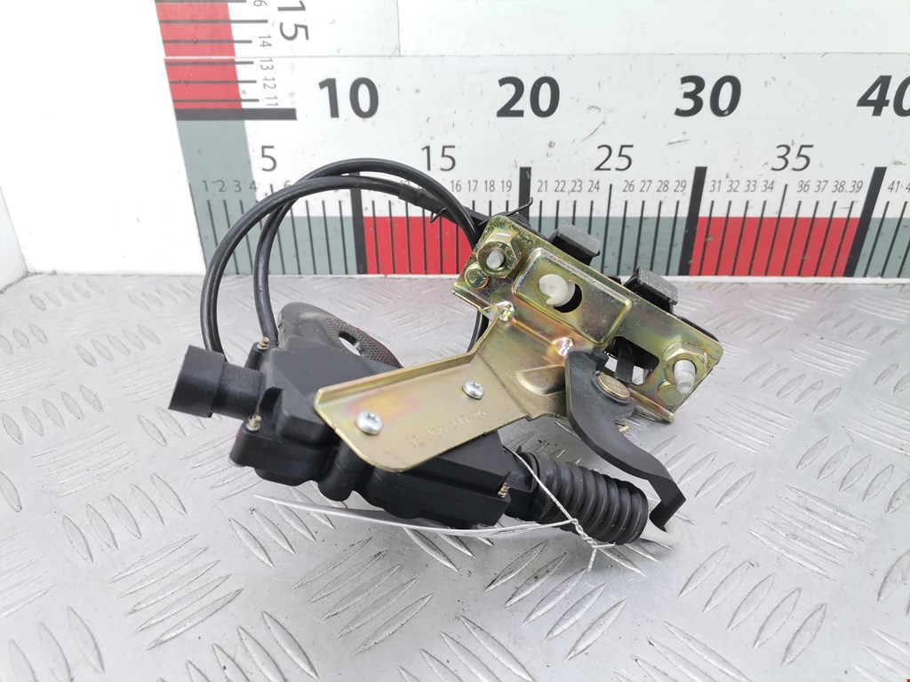 Замок багажника (крышки двери) CITROEN C3 2002-2009