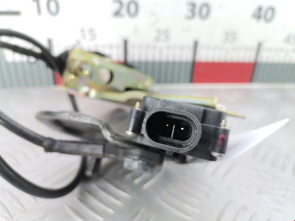 Замок багажника (крышки двери) CITROEN C3 2002-2009