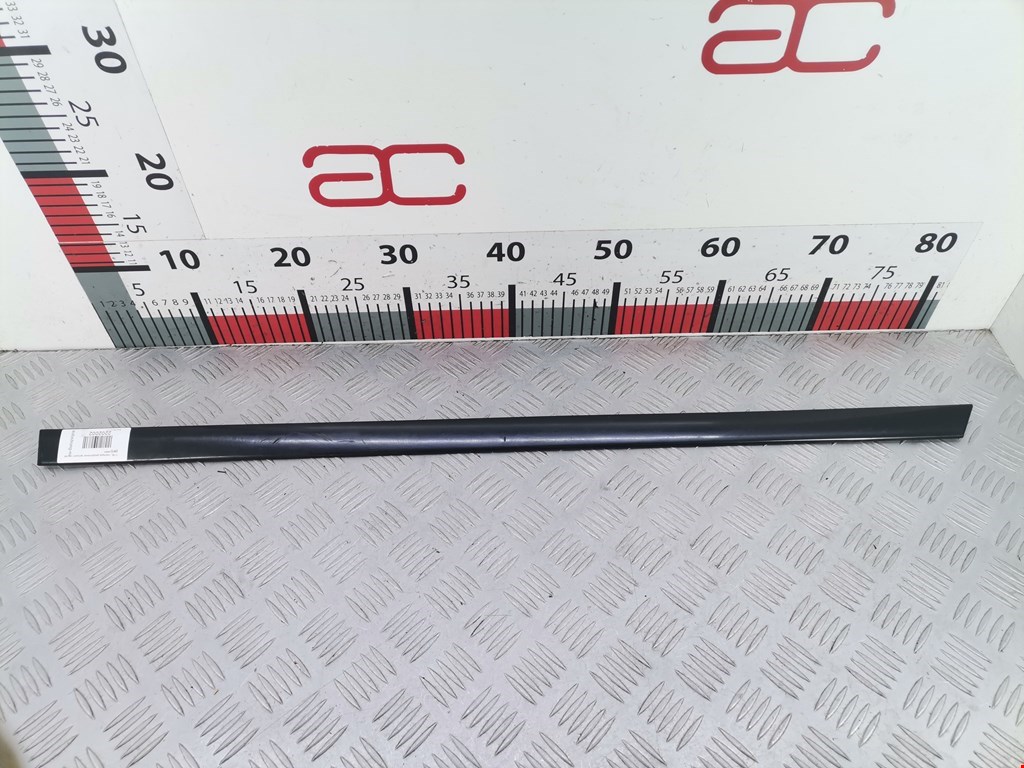 Накладка декоративная (молдинг) двери задней левой Audi A6 C5 (1997-2005)