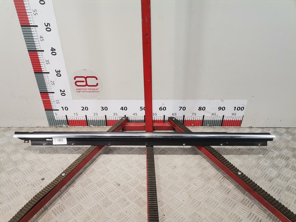 Накладка декоративная (молдинг) стекла двери передней правой Audi A6 C5 (1997-2005)