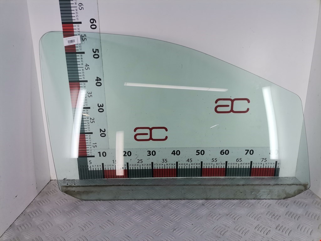 Стекло двери переднее правое SEAT Alhambra 1996-2010