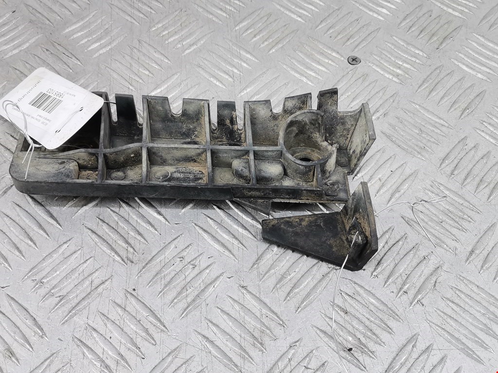 Кронштейн переднего бампера левый AUDI A4 B6 2001-2005