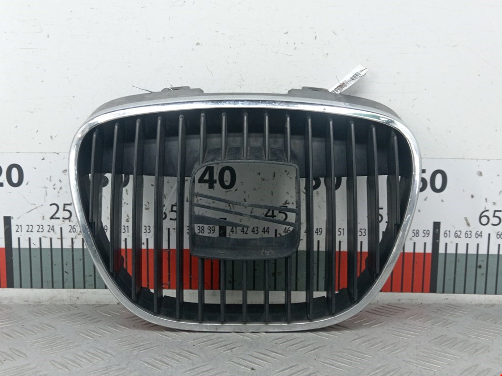 Решетка радиатора SEAT Ibiza 2002-2008