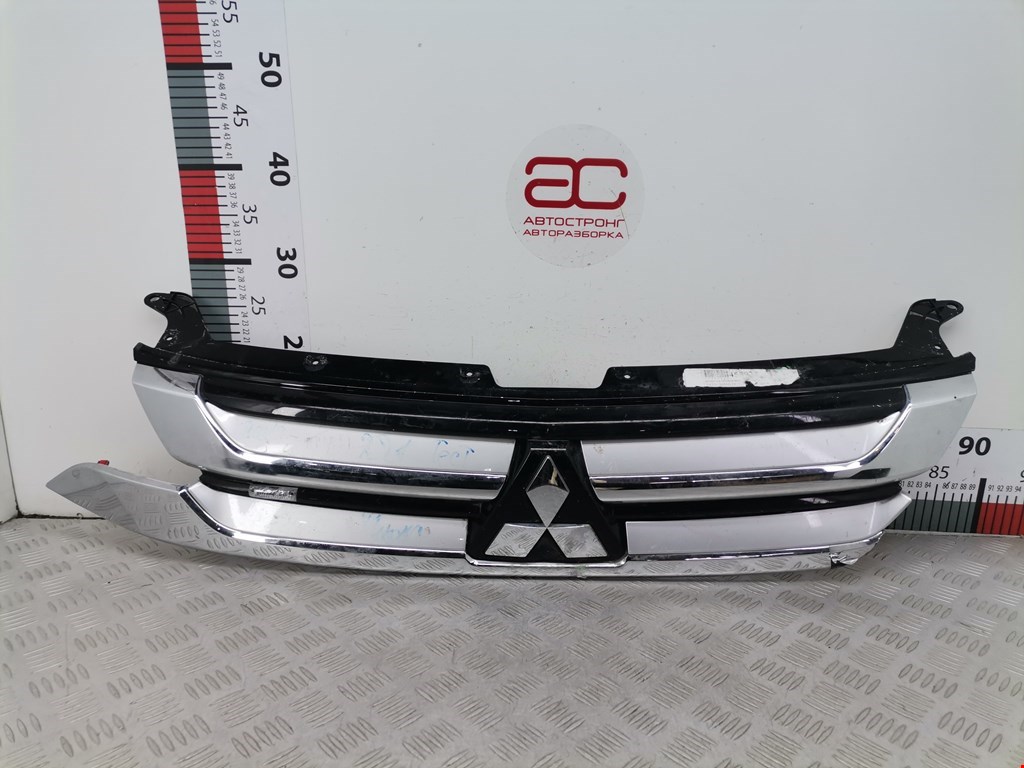 Решетка радиатора MITSUBISHI Outlander GF0W 2012-н.в.