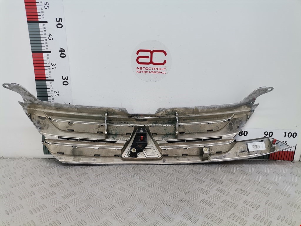 Решетка радиатора MITSUBISHI Outlander GF0W 2012-н.в.