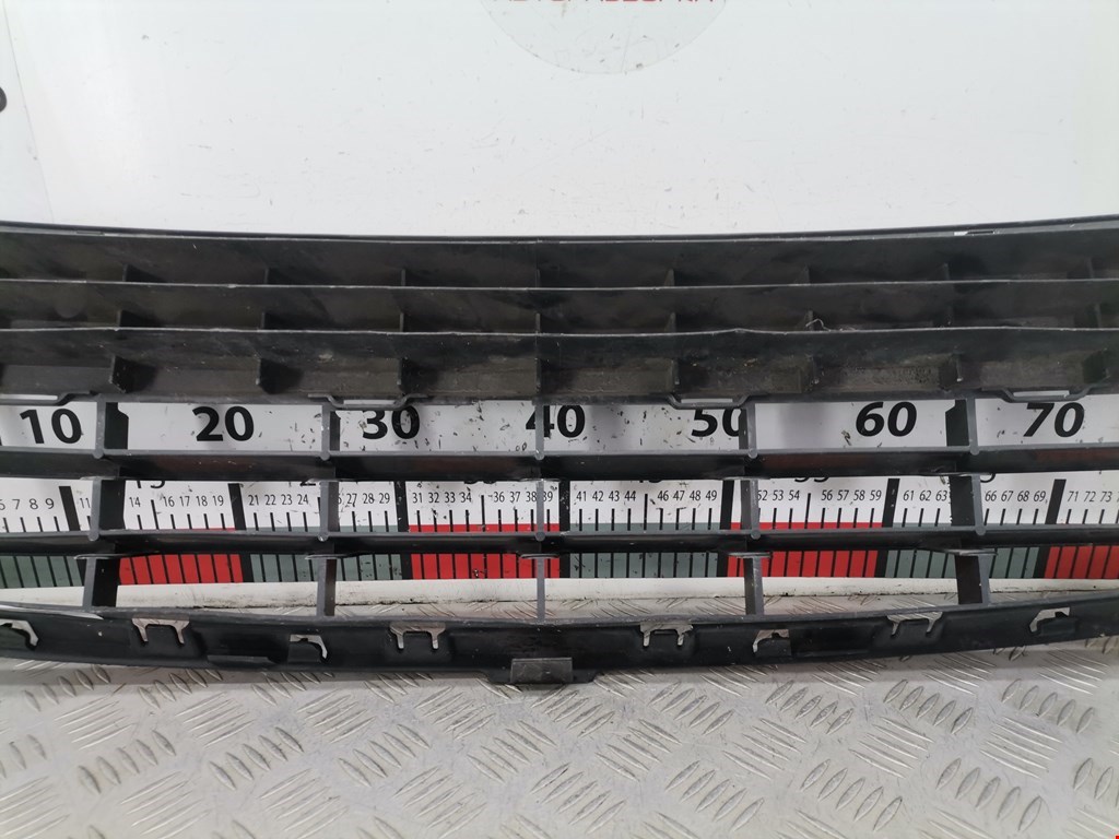 Решетка в бампер PEUGEOT 207 2006-2015