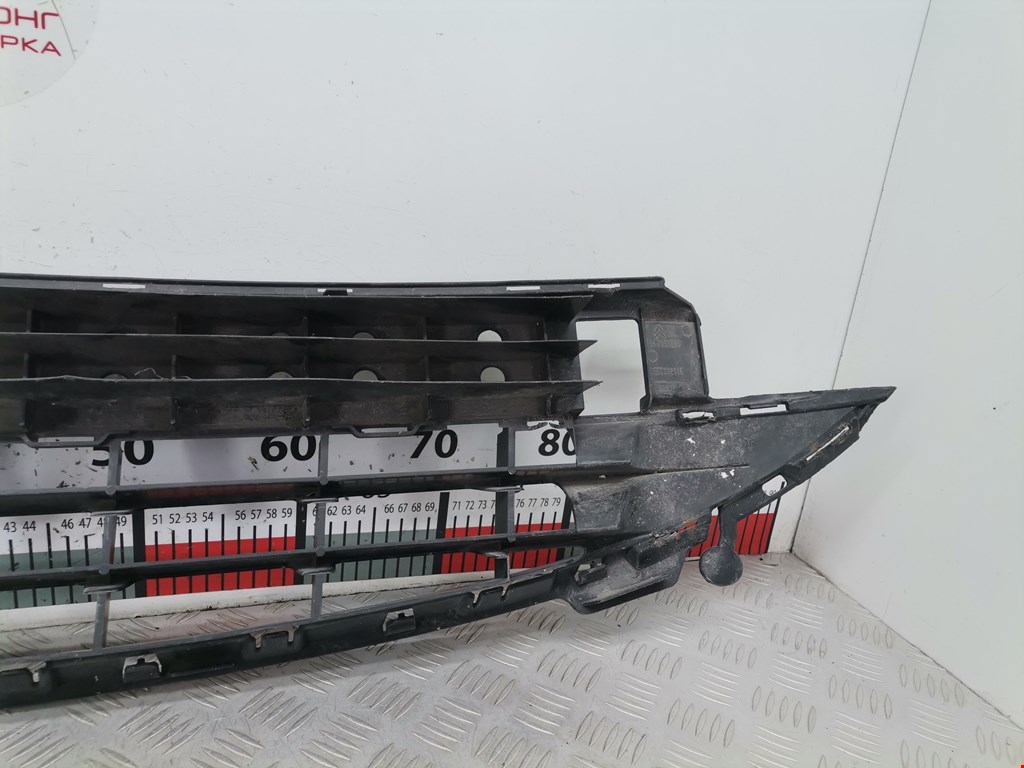 Решетка в бампер PEUGEOT 207 2006-2015