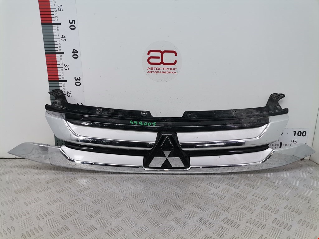 Решетка радиатора MITSUBISHI Outlander GF0W 2012-н.в.