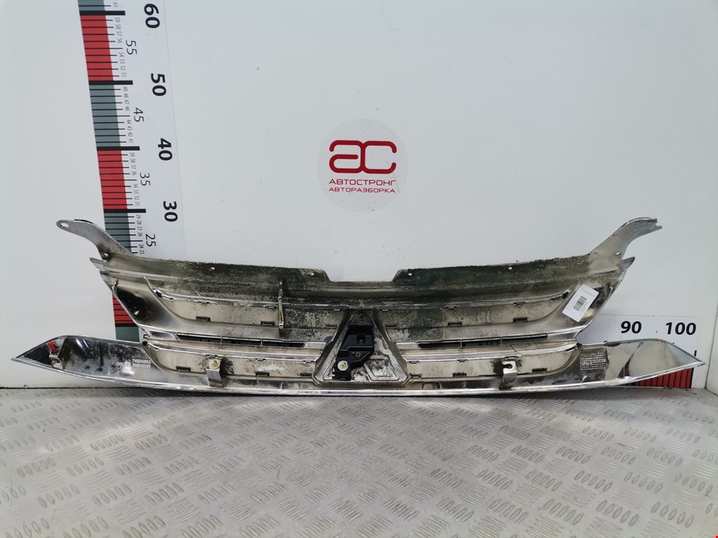 Решетка радиатора MITSUBISHI Outlander GF0W 2012-н.в.