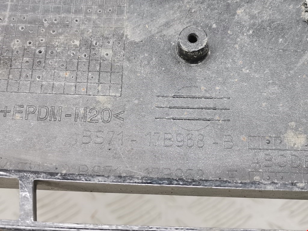 Решетка радиатора FORD Mondeo IV 2007-2015