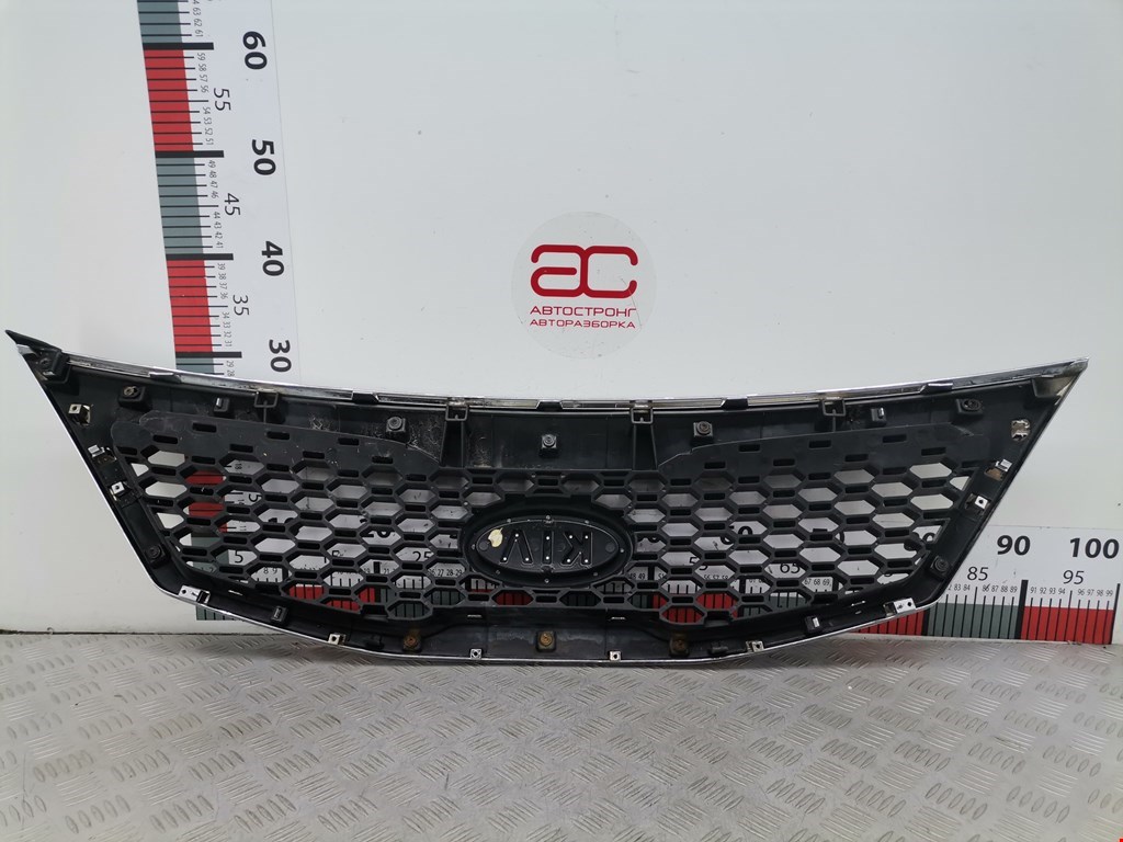 Решетка радиатора KIA Sorento 2009-2021