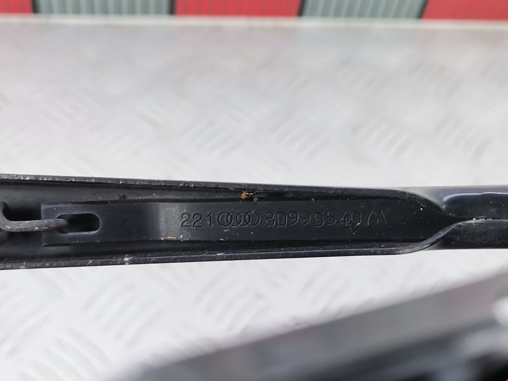 Поводок дворника задний (заднего) AUDI A6 C5 1997-2004