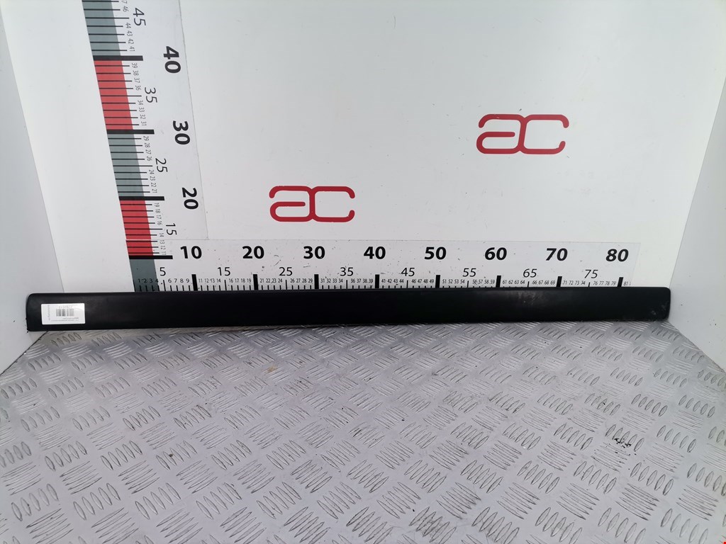 Накладка декоративная (молдинг) двери передней правой Volkswagen Sharan 1 (1995-2010)