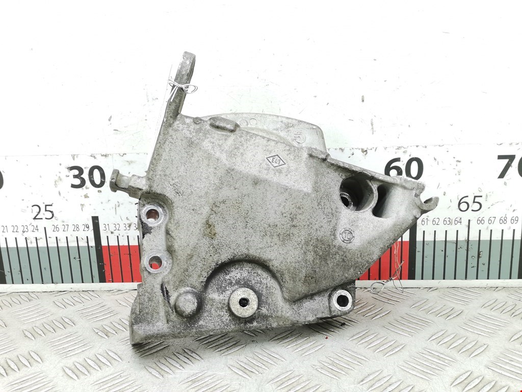 Кронштейн (крепление лапа) двигателя Renault Clio 3 (2005-2012)