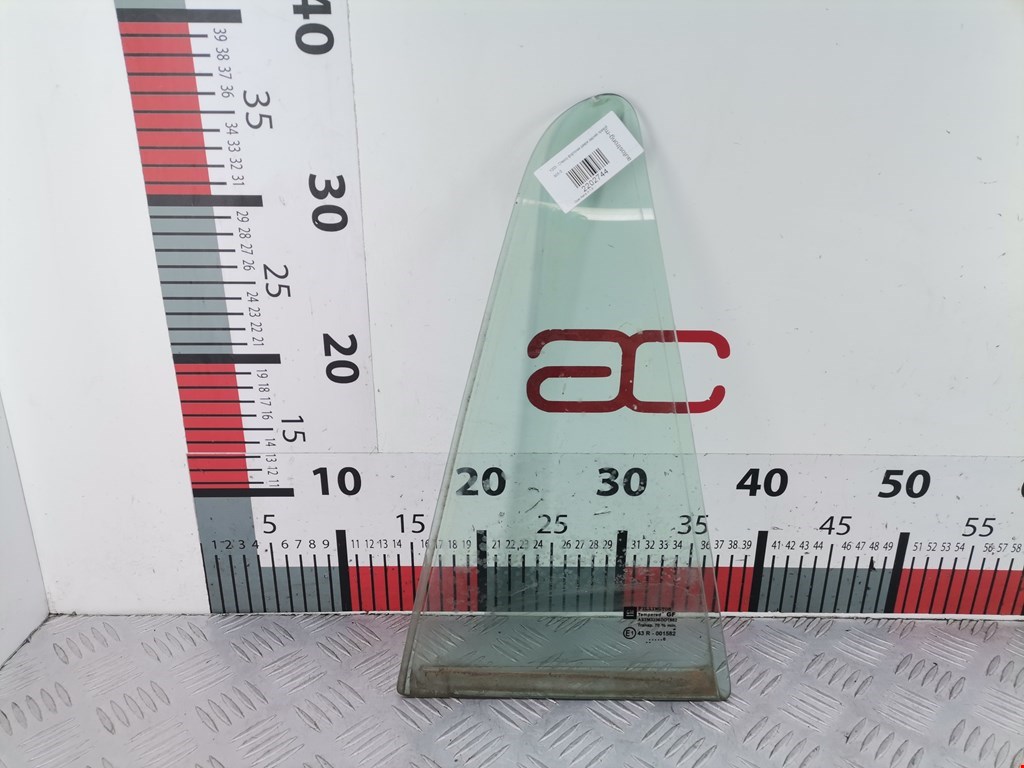 Стекло двери задней правой (форточка) Opel Astra H (2004-2014)