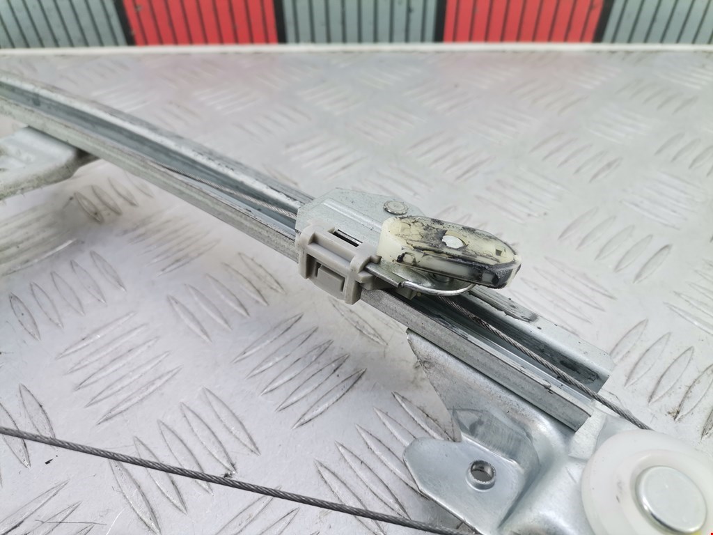 Стеклоподъемник задний правый OPEL Astra H/Family 2004-2015