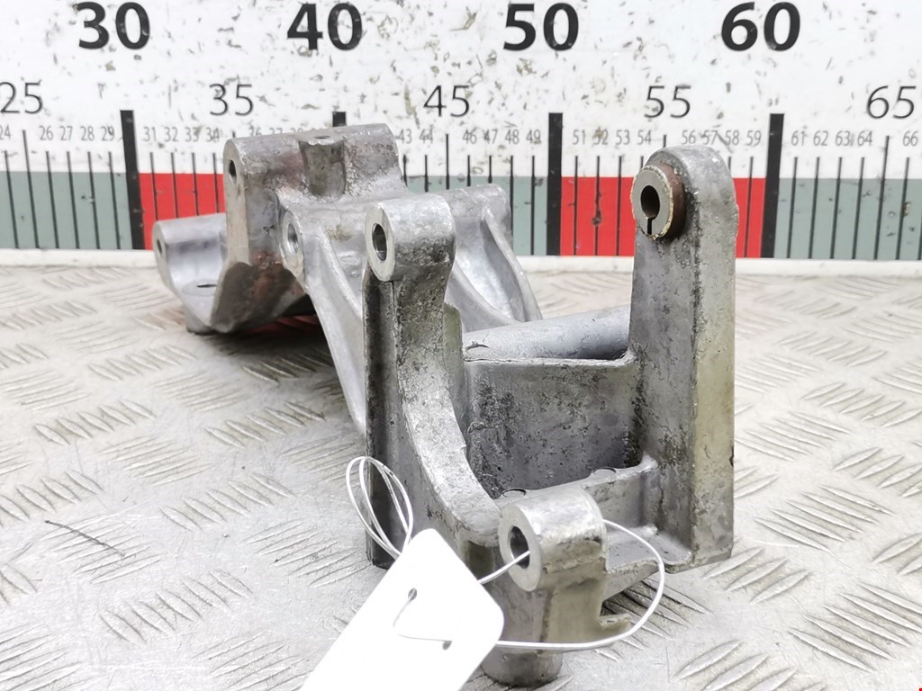 Кронштейн генератора VOLKSWAGEN Bora 1998-2005