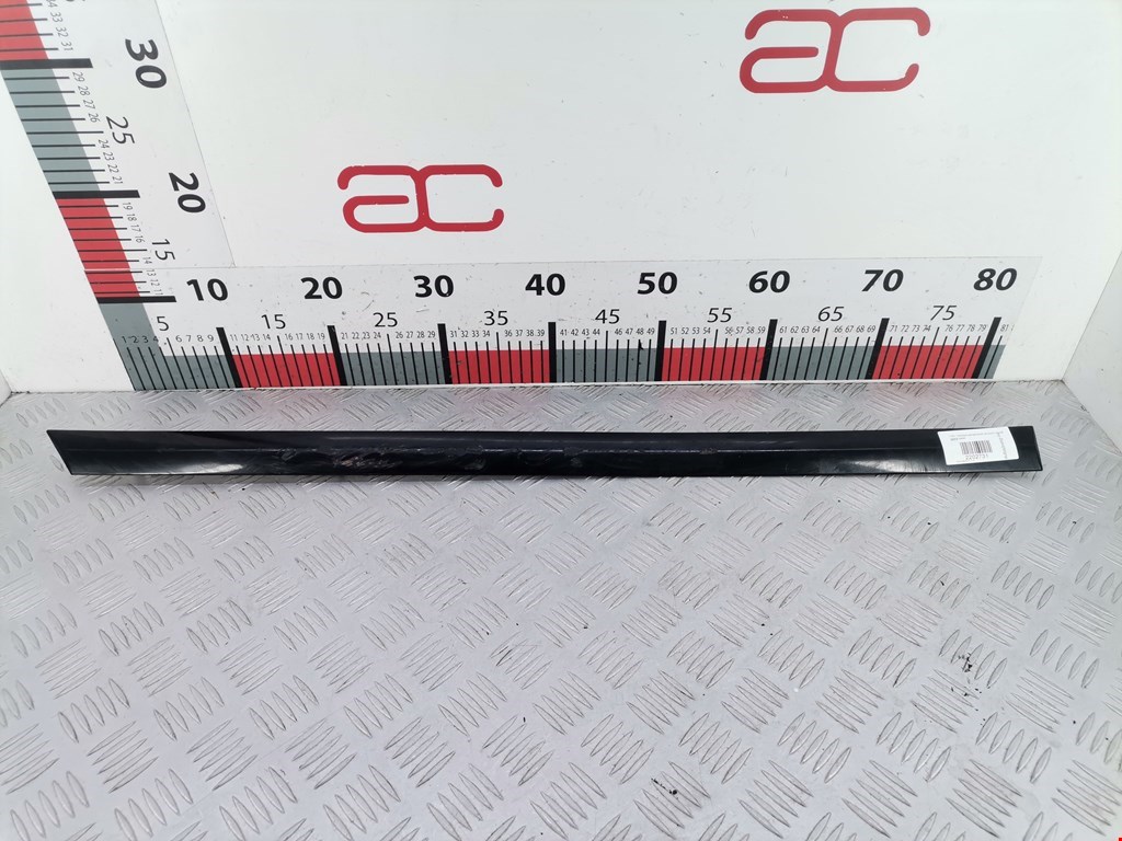 Накладка декоративная (молдинг) двери задней правой Opel Vectra C (2002-2008)