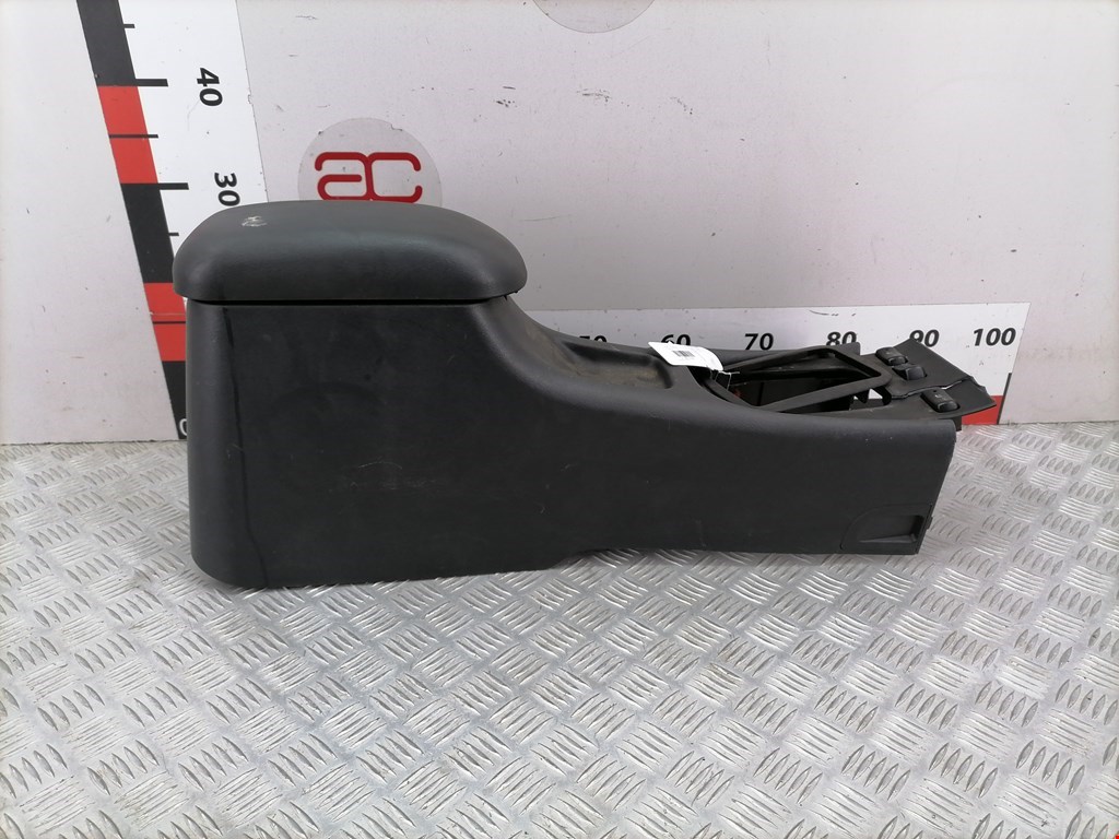 Подлокотник в салон HYUNDAI Sonata III 1993-1998