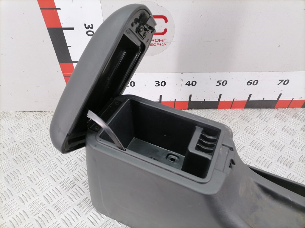 Подлокотник в салон HYUNDAI Sonata III 1993-1998