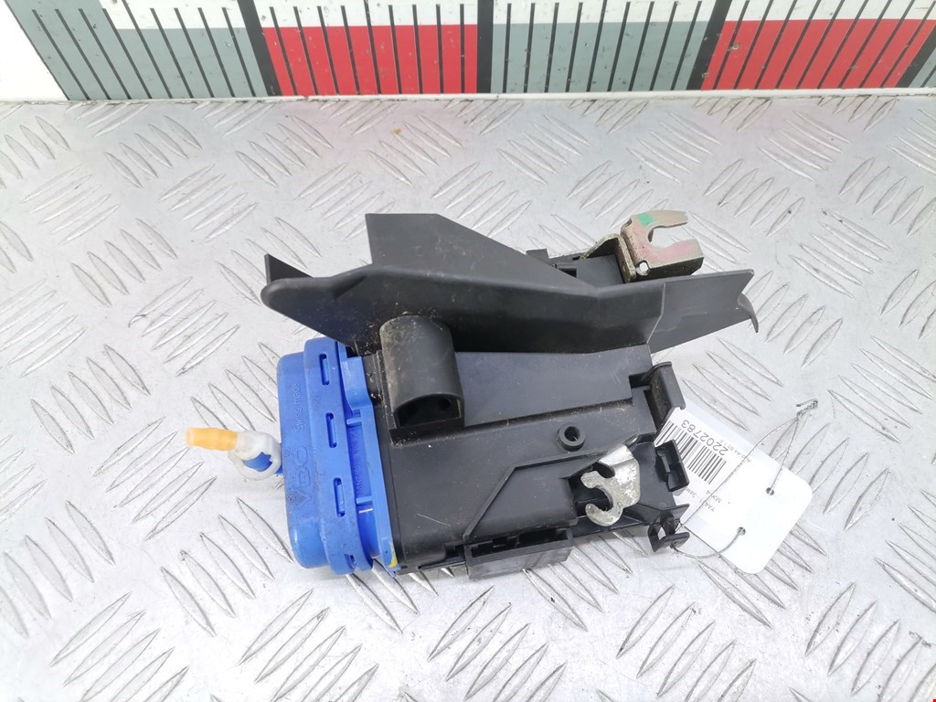 Замок двери задней правой AUDI A4 B5 1995-2001