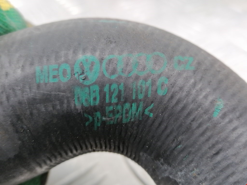 Патрубок AUDI A6 C5 1997-2004