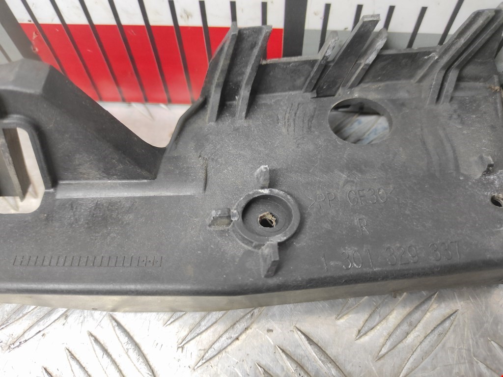 Кронштейн фары правый LAND ROVER Range Rover 2002-2012