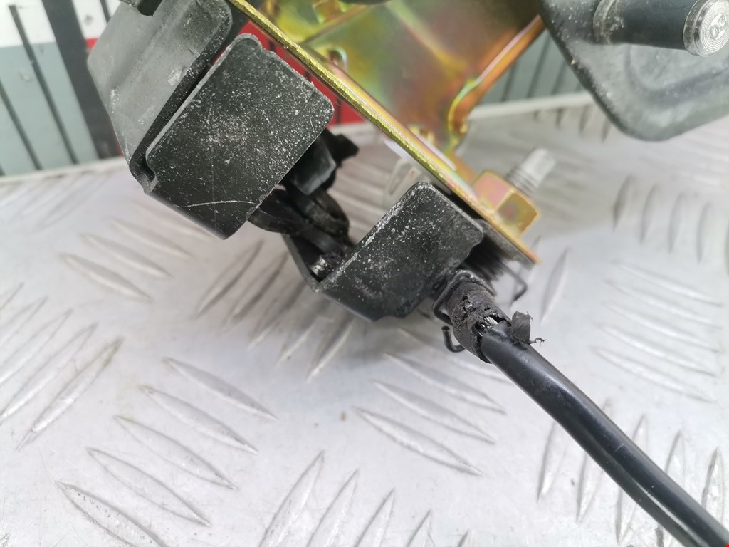 Замок багажника (крышки двери) CITROEN C3 2002-2009