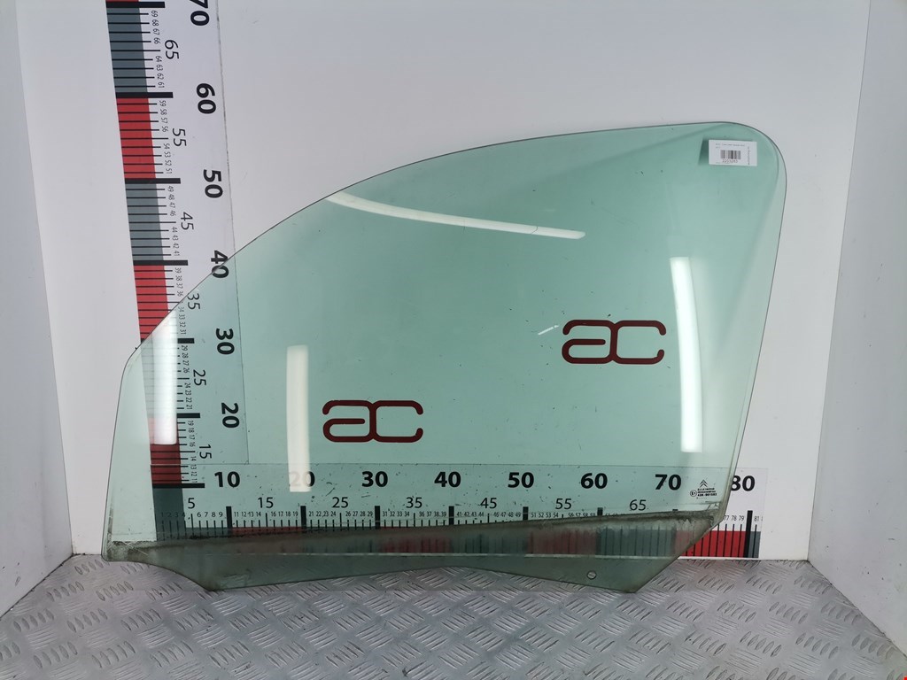Стекло двери переднее левое CITROEN C3 Picasso 2009-2017