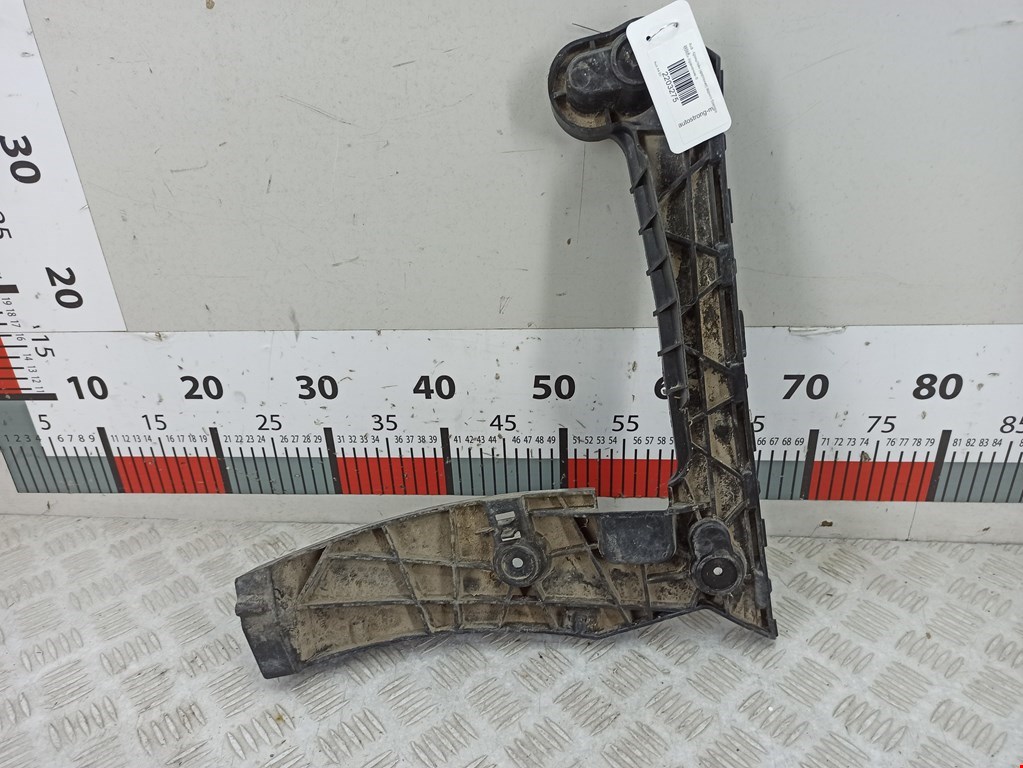 Кронштейн заднего бампера левый правый AUDI A4 B9 2015-н.в.