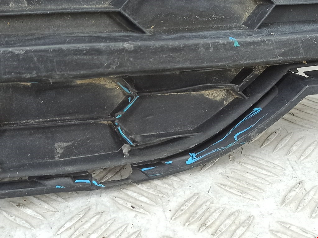 Решетка в бампер SKODA Karoq 2017-н.в.