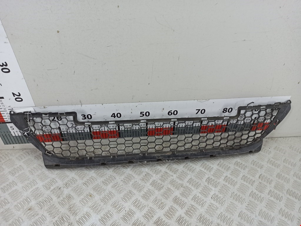 Решетка (заглушка) в бампер Lada Largus (2012-2023)