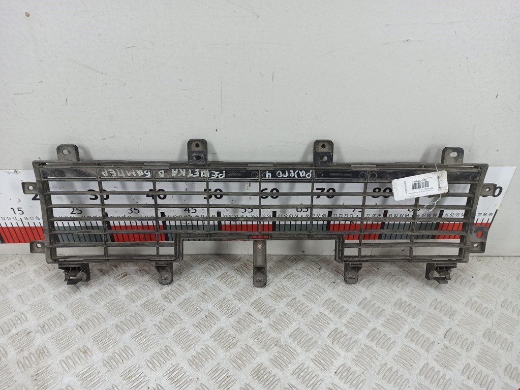 Решетка в бампер MITSUBISHI Pajero IV 2006-2022