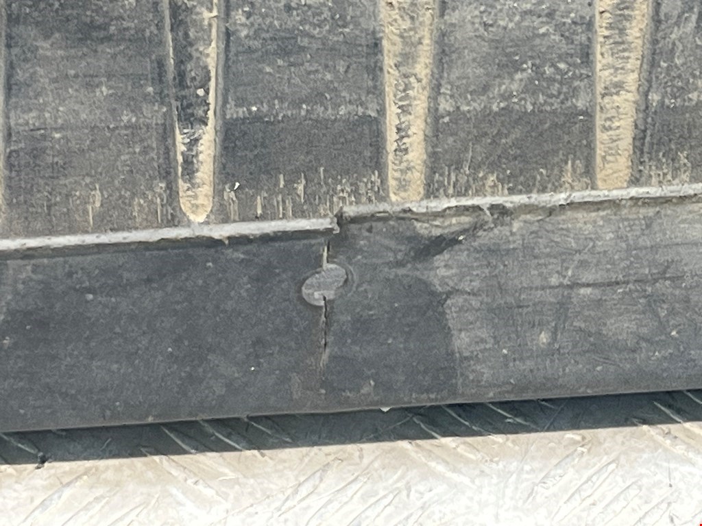 Бампер задний FORD Transit 2000-2006