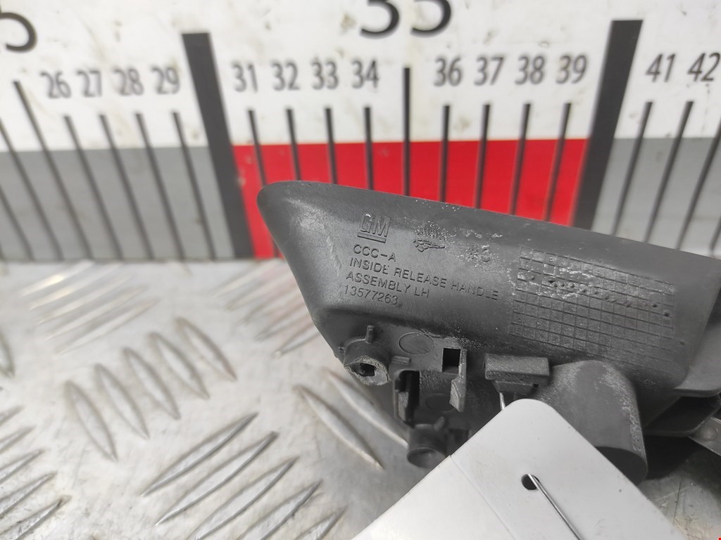 Ручка дверная задняя внутренняя левая OPEL Astra J 2009-2017