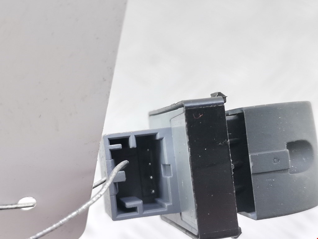 Кнопка стеклоподъемника AUDI A3 8P 2003-2013