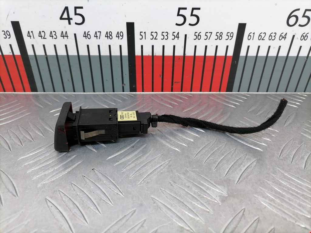 Кнопка аварийной сигнализации (аварийки) AUDI A4 B6 2001-2005