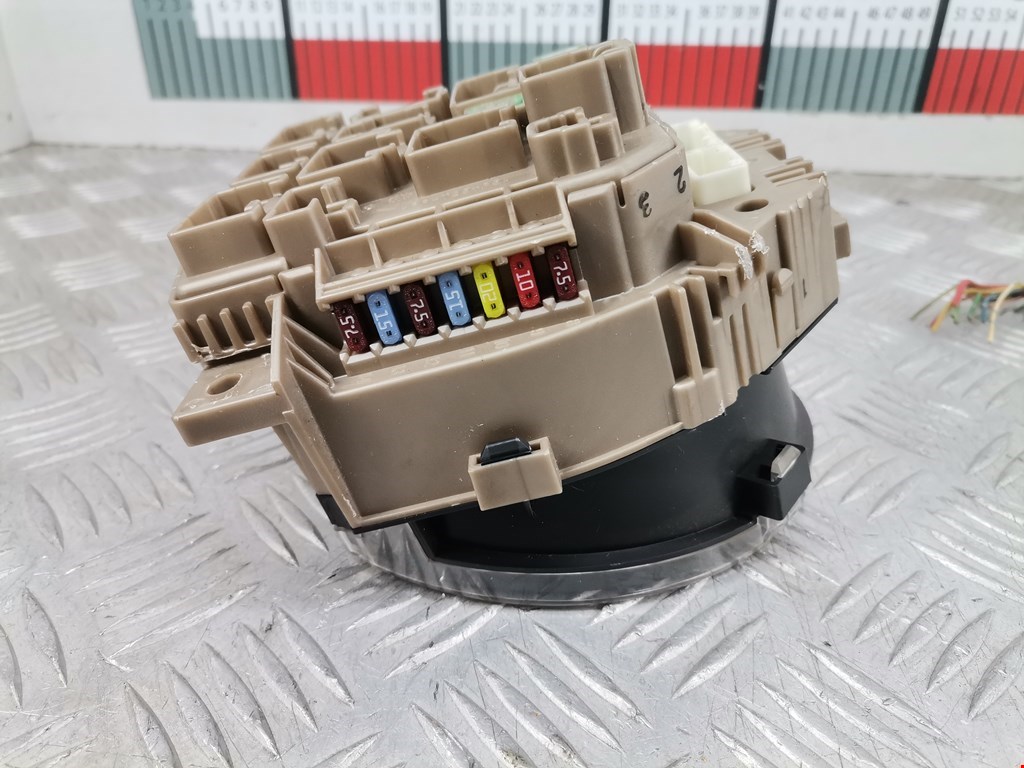 Панель приборов (щиток) TOYOTA Aygo AB10 2005-2014