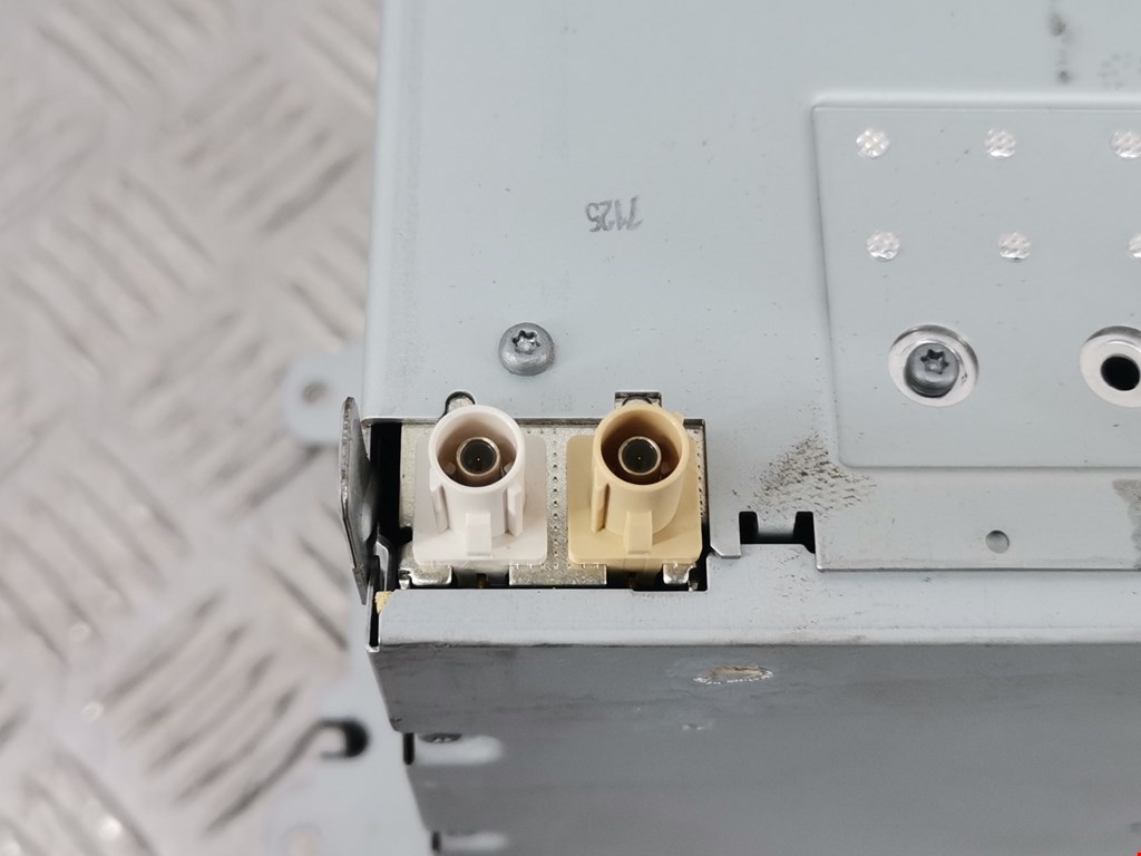 Магнитола VOLKSWAGEN Touran 2003-2010