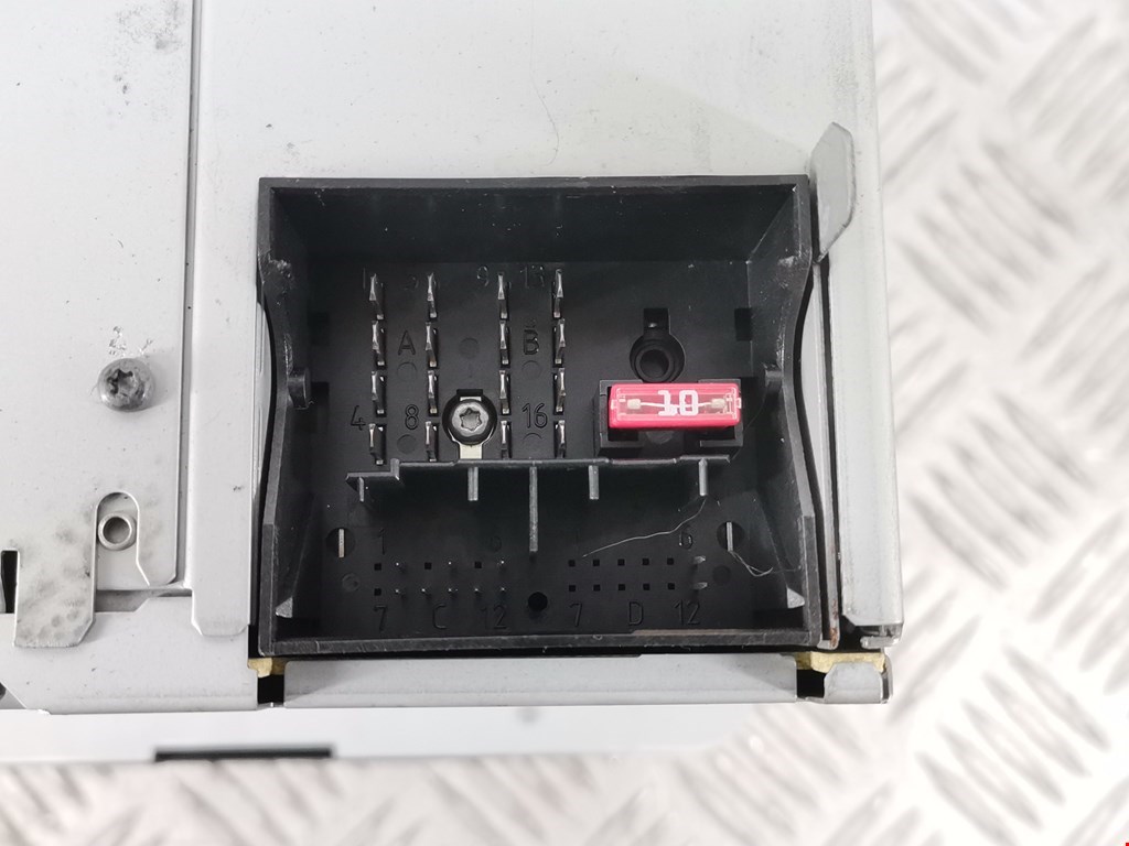 Магнитола VOLKSWAGEN Touran 2003-2010